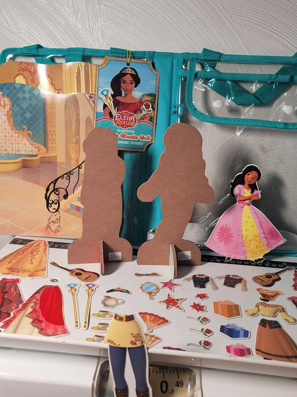 LN. Disney 2018 Elena of Avalor Magnetic Dress-Up Wooden Dolls with Carry Bag